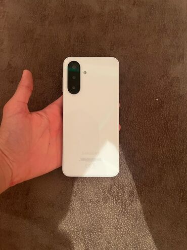 z fold 4: Samsung Galaxy A26