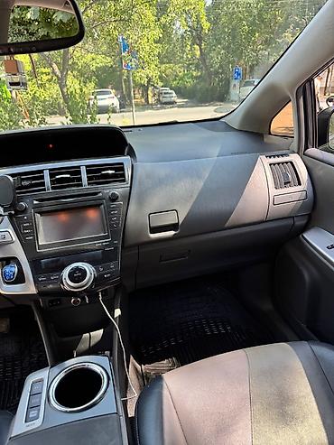 byd e1: Toyota Prius: 2012 г., 1.8 л, Вариатор, Гибрид, Универсал — 5