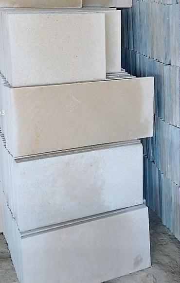 Dekorativ daşlar: Açıq bej rəngli daş plitələr hər növ tikinti və təmir işləri üçün — 15