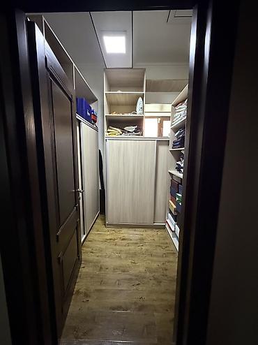 Продажа коттеджей и домов: 6 комнат, 230 м², 6 соток, Бишкек, Азия Молл Собственник — 30