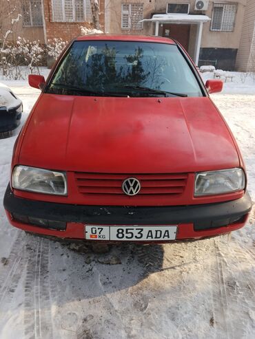 Volkswagen: Volkswagen Jetta: 1996 г., 1.6 л, Механика, Бензин, Седан