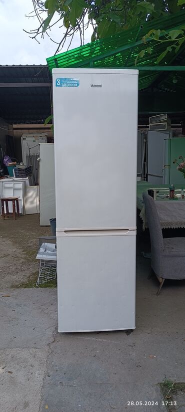 холодильный стол: Холодильник Avest, Б/у, Двухкамерный, De frost (капельный), 55 * 185 * 55