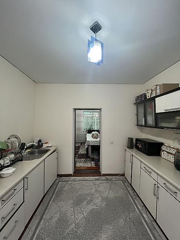 Продажа коттеджей и домов: Продается частный дом с участком 4 соток Район пишпек, главная улица — 12