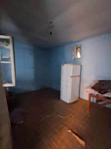 Həyət evləri və villaların satışı: 2 otaqlı həyət evi/sahə - Daş hasarla əhatəli kiçik həyət, darvaza — 1