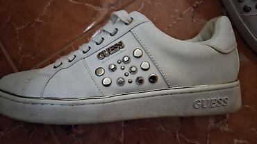 adidas patike cena: GUESS ženske patike – model sa metalnim detaljima - Boja: bela sa — 3