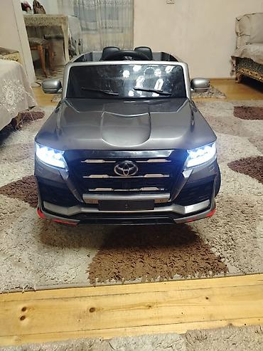 usaq desti: Uşaqlar üçün elektrikli ride-on avtomobil – Toyota Land Cruiser — 1
