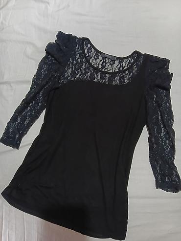 torba givenchy: Elegantna ženska kombinacija: crna čipkana bluza + suknja u — 8
