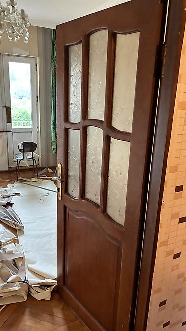 darvaza qapi: Taxta otaq qapıları və ağ PVC qapı dəsti - Material: massiv ağacdan — 2