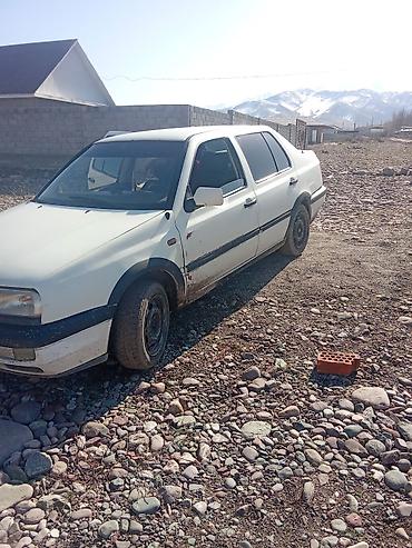 Volkswagen: Volkswagen Vento: 1993 г., 0.2 л, Механика, Бензин, Седан — 3