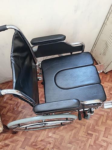 Tualet funksiyalı əlil arabası - Material: xrom örtüklü möhkəm metal — 4