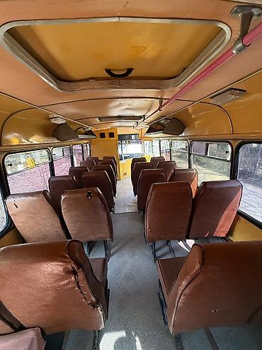 Другой транспорт: Автобус ПАЗ на шасси ГАЗ (передняя решётка с логотипом ГАЗ). Кузов — 6