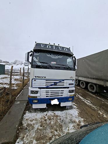 Тягач, Volvo, 2001 г., Тентованный
