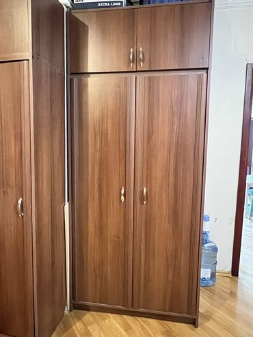 стеной шкаф: İşlənmiş, Açılan, 6 qapı Düz dolab, Dəhliz dolabı