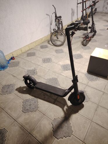 Elektrikli samokatlar: Elektrik skuter dəsti - 2 ədəd elektrik skuter birlikdə. - Birincisi — 13