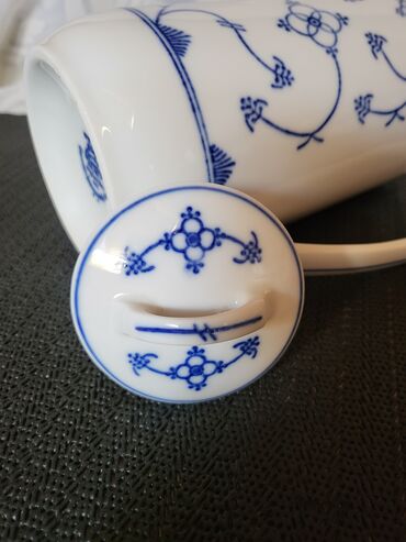 Čajnici: Nov bokal Jager Eisenberg original blue 9 god. Porcelanski na lalafo.rs — 9 Čajnici: Nov bokal Jager Eisenberg original blue 9 god. Porcelanski — 9