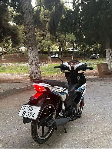 Mopedlər,skuterlər: Model: s50 (Jufan) Cub tipli motosiklet Rəng: ağ-qara-mavi aktsentlər — 5