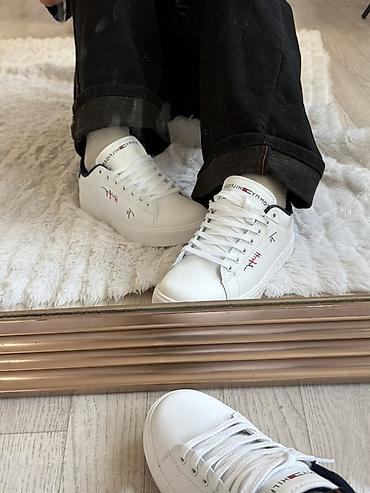 on cloud: TOMMY HILFIGER 🤍 Стильные кроссовки в классическом белом цвете — — 2