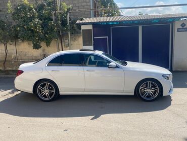 Mercedes-Benz: Mercedes-Benz E-Class: 2 l | 2016 il Sedan — 6