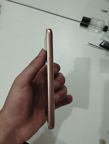 ses ucaldan: Samsung Galaxy J2 Core, 8 GB, rəng - Qızılı — 3