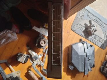 Digər avtomobil ehtiyat hissələri: Toyota Rav 4 ili 2000
Usden cixma orginaldir qiymeti munasib olacaq — 9