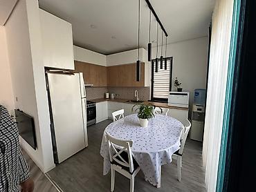 Продажа коттеджей и домов: 🏡 Продается 5-комнатный дом 150 м² с новым ремонтом 📐 Площадь дома — 11