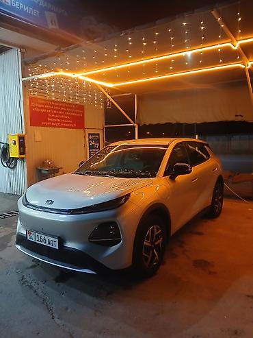 Спорт и хобби: Электромобиль Чанган Q05 - Запас хода 506 км,Диски титановые. Новая — 4
