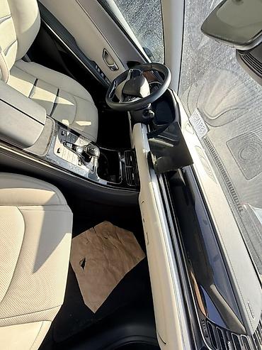 BYD: BYD E9: 2021 г., Седан — 11