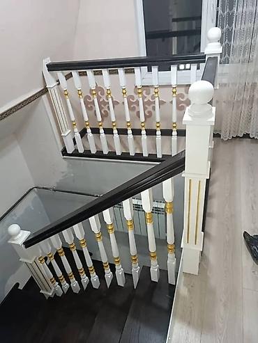 Деревянные лестницы: Деревянная лестница Для дома, Вид дерева: Грецский орех, Форма лестницы: Много-маршевая, Стиль: Классический — 8