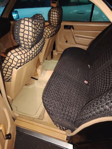 Mercedes-Benz: Mercedes-Benz 190: 2 l | 1990 il Sedan — 9