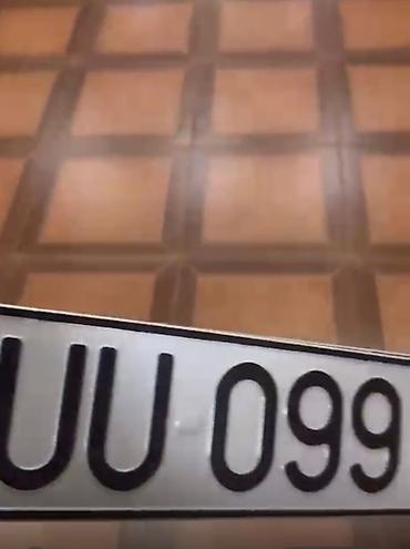 nomre axtarisi masin: Avtonömrə: 77 UU 099 — 2