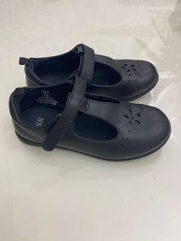 Детская обувь: Firma - H&M, çox az geynilib, əla vəziyyətdə. Ölçü - 29, qiyməti