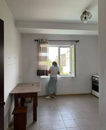 Долгосрочная аренда квартир: 1 комната, Агентство недвижимости, Без подселения, Без мебели