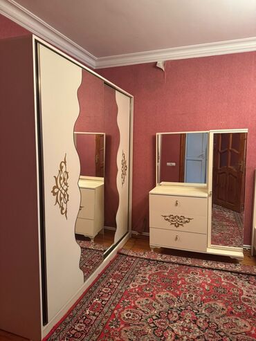 Uzunmüddətli kirayə mənzillər: 3 otaqlı mənzil – tam mebelli və məişət Ev kiraye verilir 17 nomreli — 8