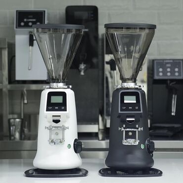 Кофеварки и кофемашины: Кофеварка, кофемашина, Новый, Бесплатная доставка