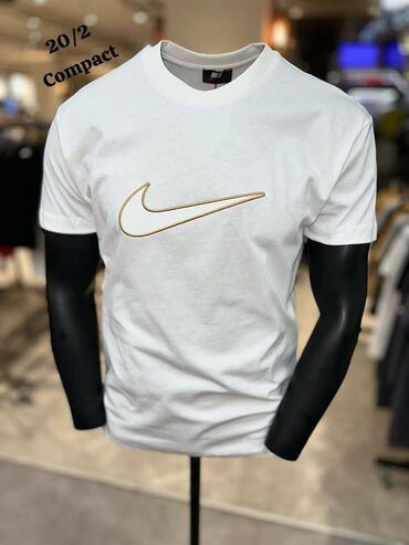 Majice: Muška majica Vel.S cena 1800 dinara vel.M cena 2000 dinara Vel.L — 12