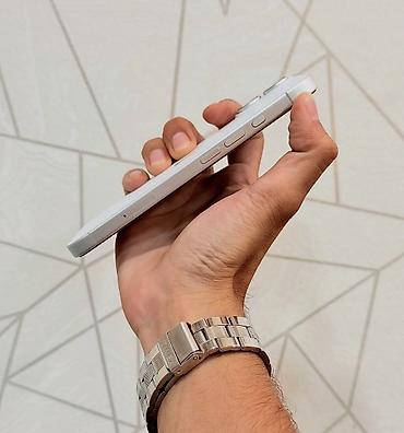 IPhone 16, 128 ГБ, Белый, Гарантия, Беспроводная зарядка, Face ID — 4