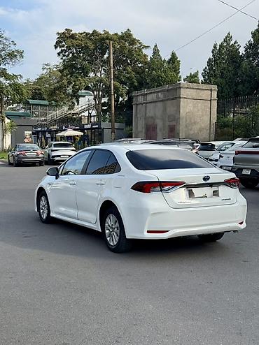 Продажа авто: Toyota Corolla: 2019 г., 1.8 л, Автомат, Гибрид, Седан — 4