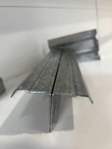 Другие строительные материалы: Направляющий уголок Т-образный профель Фасадные кранштеины Все для — 2