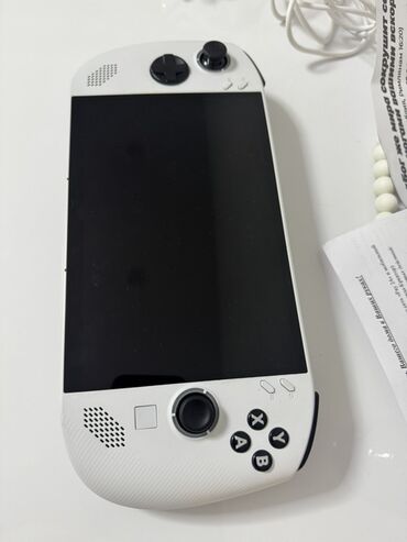 z generation: Портативная игровая консоль Lenovo Legion Go (белая) - Большой