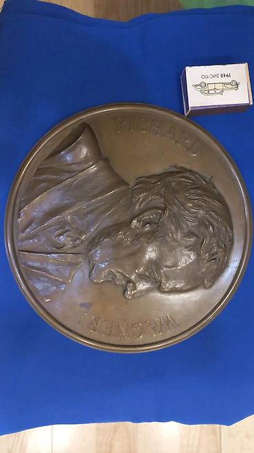 Digər ev dekoru: Dekorativ kolleksiya dəsti 1) Relyefli divar boşqabı – dairəvi — 2