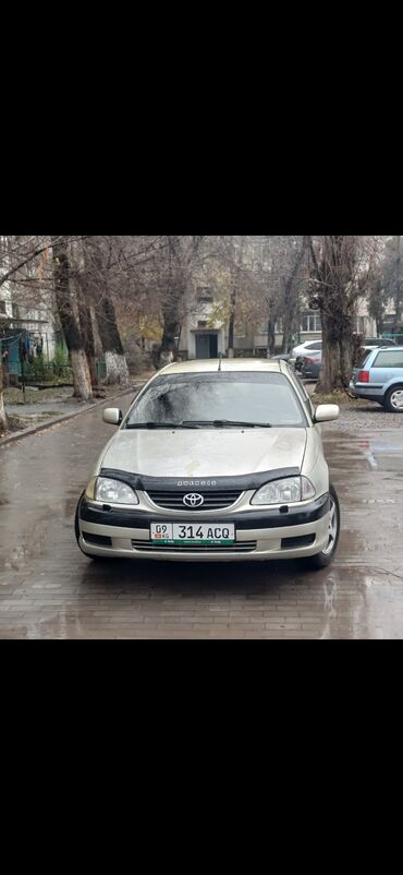 крылья на прицеп грузовой: Toyota Avensis: 2001 г., 1.8 л, Механика, Бензин, Седан