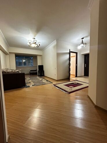 продаю или меняю на квартиру: 2 комнаты, 53 м², Индивидуалка, 3 этаж