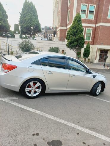 Chevrolet: Ili 2014 yaxsı veziyyetdedir.Tecili satıldığı üçün bu qiymete — 2