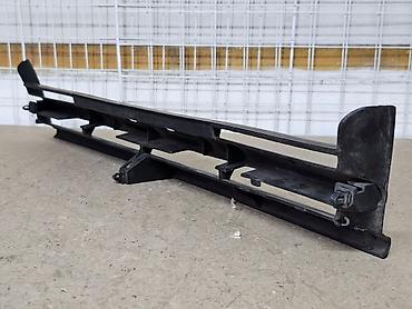 Решетки радиатора: Решетка радиатора Daihatsu 1990 г., Б/у, Оригинал — 9