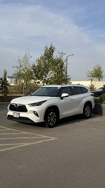 Toyota: Toyota Highlander: 2022 г., 2.5 л, Вариатор, Гибрид, Кроссовер — 2