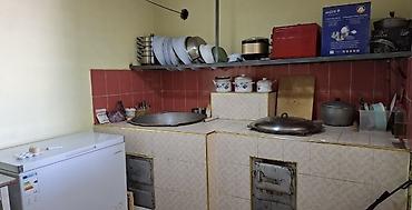 Продажа таунхаусов: Сдается двухэтажный коттедж в Бостери - Планировка: на первом уровне — 4