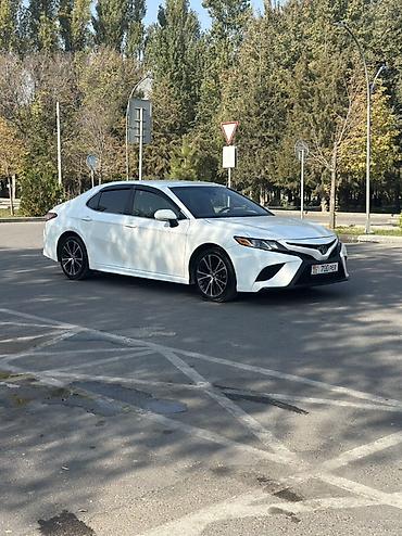 audi 4: Toyota Camry: 2018 г., 2.5 л, Автомат, Бензин, Седан — 7