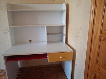 Другие Автомобили: Для девочки и мальчика, С выдвижными ящиками, Письменный стол, Без стульев