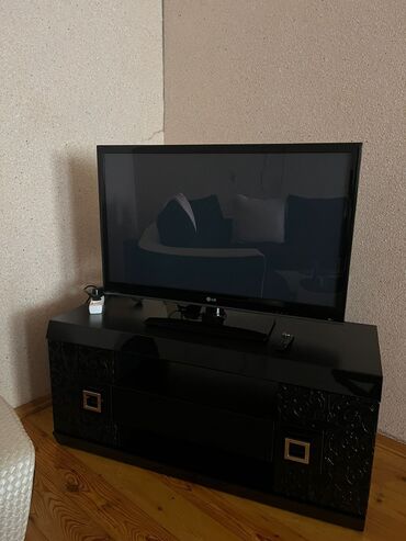 lg televizor 108 ekran qiymeti: İşlənmiş Televizor LG LCD 82" Ünvandan götürmə