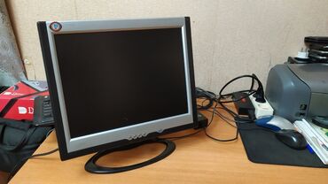 Monitorlar: LCD MONİTOR 15 düym ekrandır. Əla işləyir heç bir problemi yoxdur